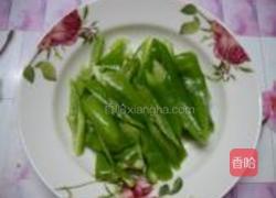 尖椒炒干豆腐的做法图解2