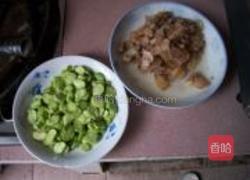 蚕豆炒腊肉的做法图解3