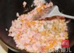 虾仁培根芝士焗饭的做法图解4