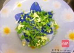 红椒蒸咸鸡的做法图解2