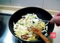 韭黄鸡蛋炒腊肉的做法图解6
