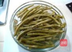 豉油酸角小焖肉的做法图解2