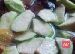 丝瓜香菇鸭架汤的做法图解4