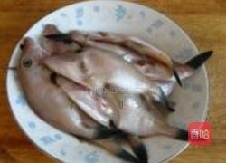 红烧扒皮鱼的做法图解1