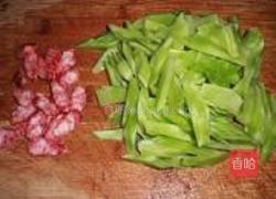 莴笋炒香肠的做法图解1