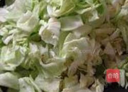 剁椒包菜粉丝的做法图解2