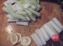 橙汁瓜条的做法图解1