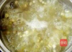 薏米百合绿豆粥的做法图解3