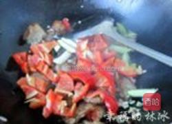 红椒炒腊五花肉的做法图解9