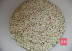 红枣薏米小米粥的做法图解3