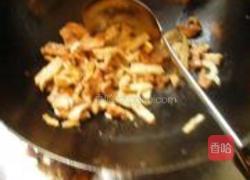 芹菜炒冻豆腐的做法图解3