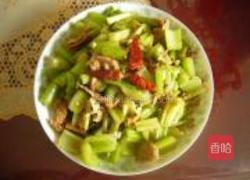 芹菜炒冻豆腐的做法图解5