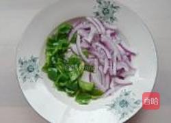 青椒鸡腿批萨的做法图解3