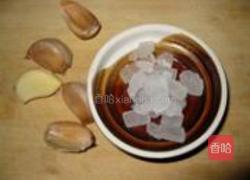 大蒜冰糖水的做法图解1