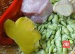 榨菜肉丝炒毛豆的做法图解1