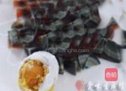 皮蛋拌豆腐的做法图解2