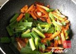 蒜苗辣炒酱香干的做法图解8