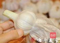 腌蒜的做法图解1