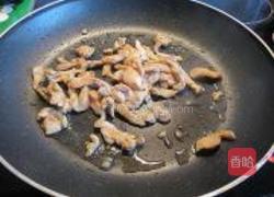 鸡丝炒红椒洋葱的做法图解2