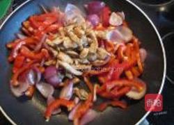 鸡丝炒红椒洋葱的做法图解5