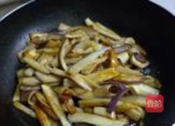 茄子炒肉丝的做法图解8