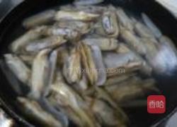 葱香蛏子的做法图解2