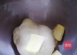 橄榄型酥香面包的做法图解1