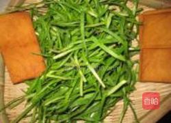 韭菜炒豆干的做法图解1