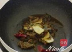 滑嫩酸菜鸡片的做法图解4