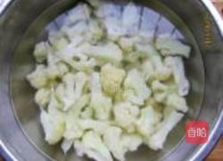 糖水草莓菜花的做法图解2