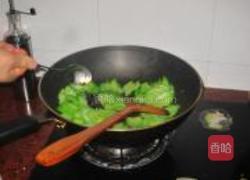 腊肉炒苦瓜的做法图解5