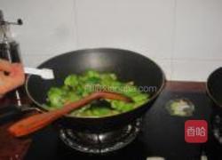 腊肉炒苦瓜的做法图解7