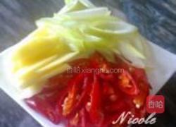 姜葱鱿鱼卷的做法图解1