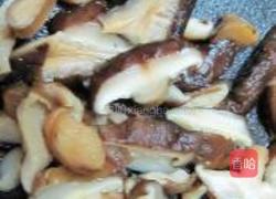 香菇鸡胗粥的做法图解1