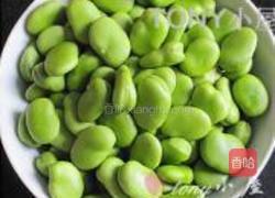 香葱爆蚕豆的做法图解1