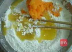 微波蜂蜜饼干的做法图解2