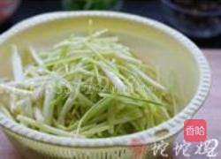 蒿菜黑木耳炒肉的做法图解2