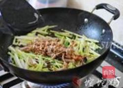 蒿菜黑木耳炒肉的做法图解5
