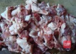 牛肉炖西红柿的做法图解1