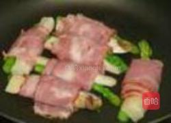 培根鸡腿菇芦笋卷的做法图解4