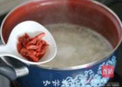 银耳枸杞养颜粥的做法图解4