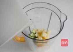 黄瓜苹果饮的做法图解5
