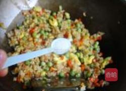 豌豆蛋炒饭的做法图解8