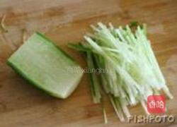 京糕青萝卜丝的做法图解1