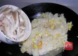 蘑菇炒饭的做法图解4