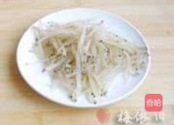 银鱼翡翠羹的做法图解1