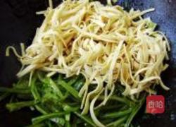 炒豆皮芹菜的做法图解4