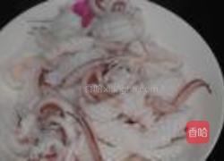 酸菜炒鱿鱼的做法图解3