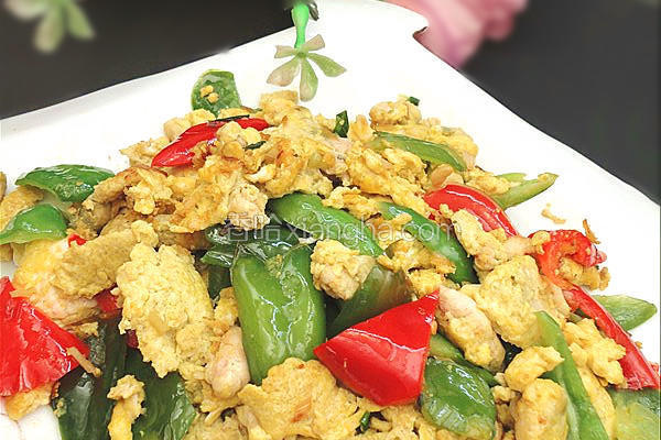 鸡蛋抱豆丹