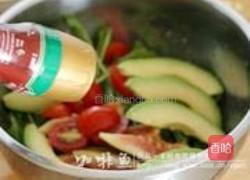 牛油果蔬菜沙拉的做法图解8